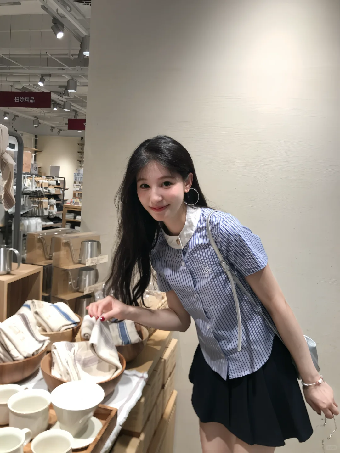 她实在娇艳 有点脾气怎么了