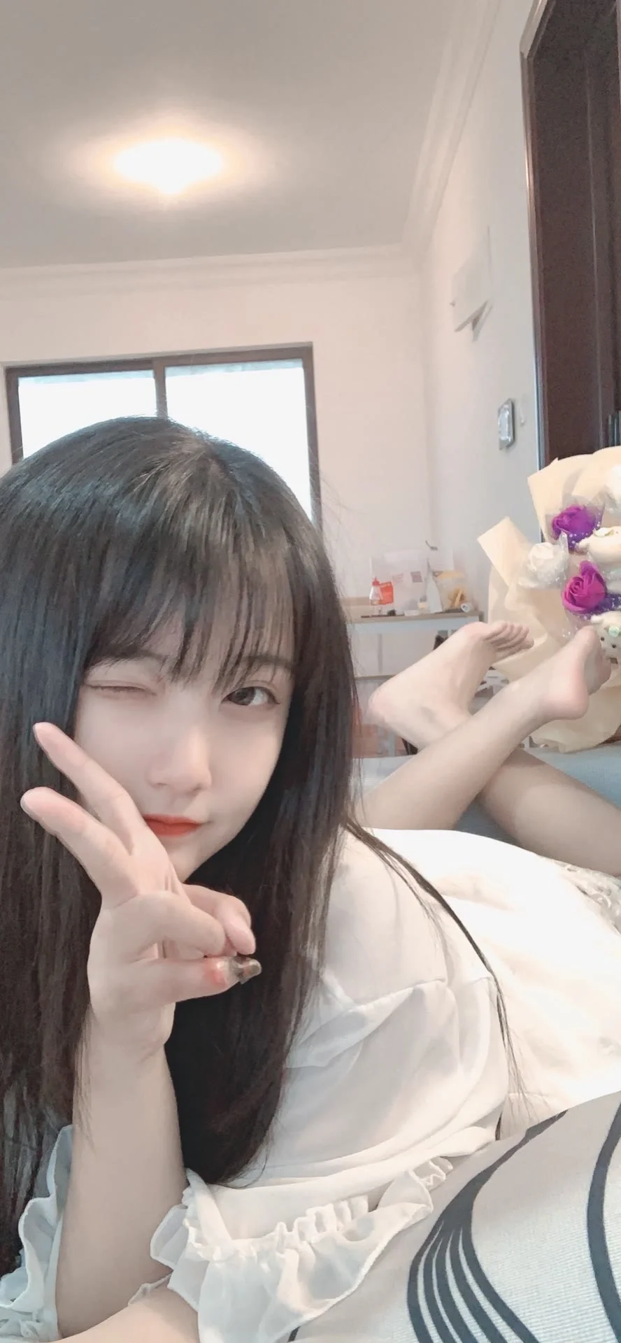 路灯很多 希望你找到自己的月亮