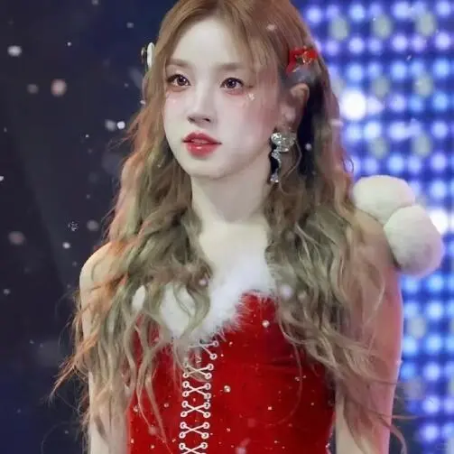 她真的好美啊～～～