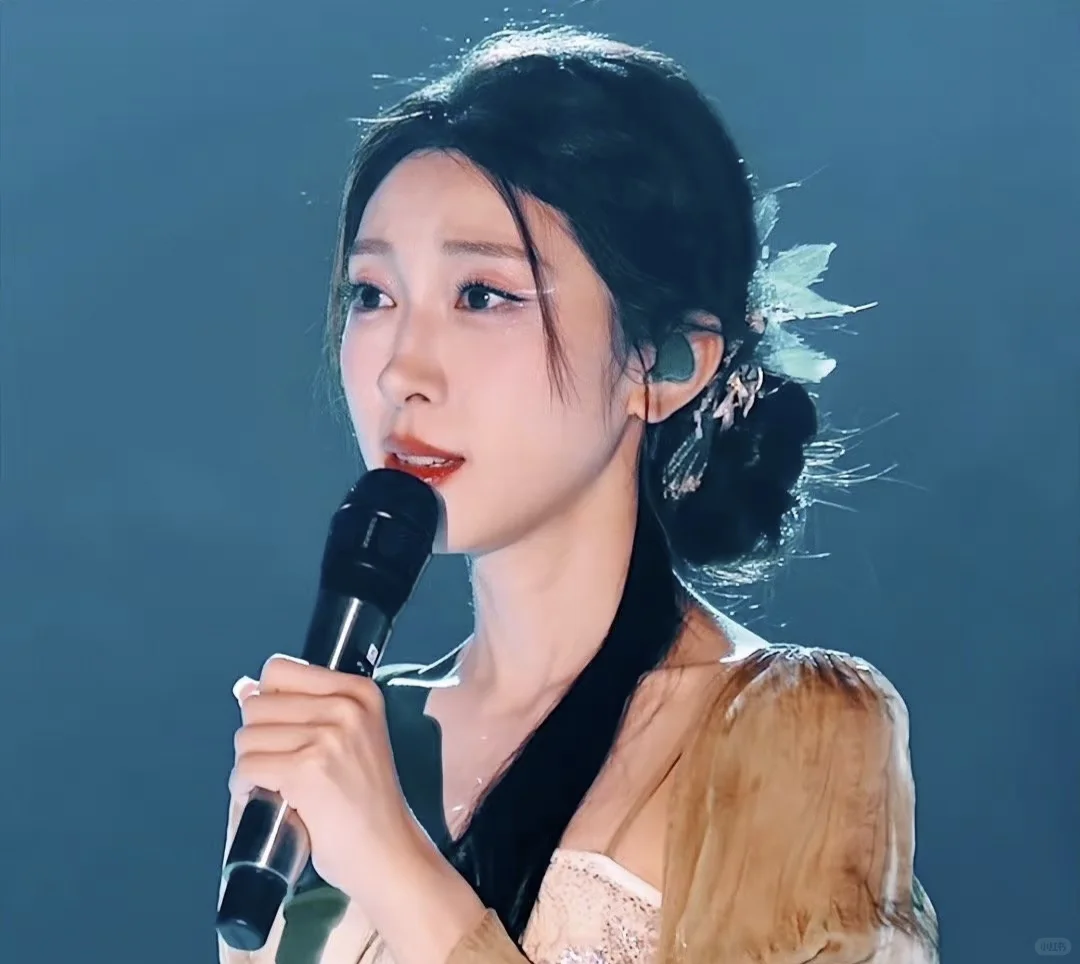 是谁这么美丽好看呀？又帅又美。