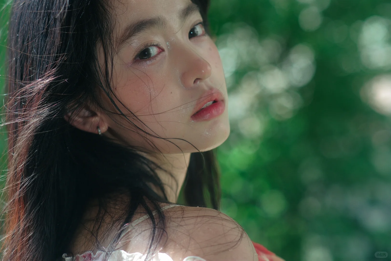 汗水浸湿的夏 炽热无声