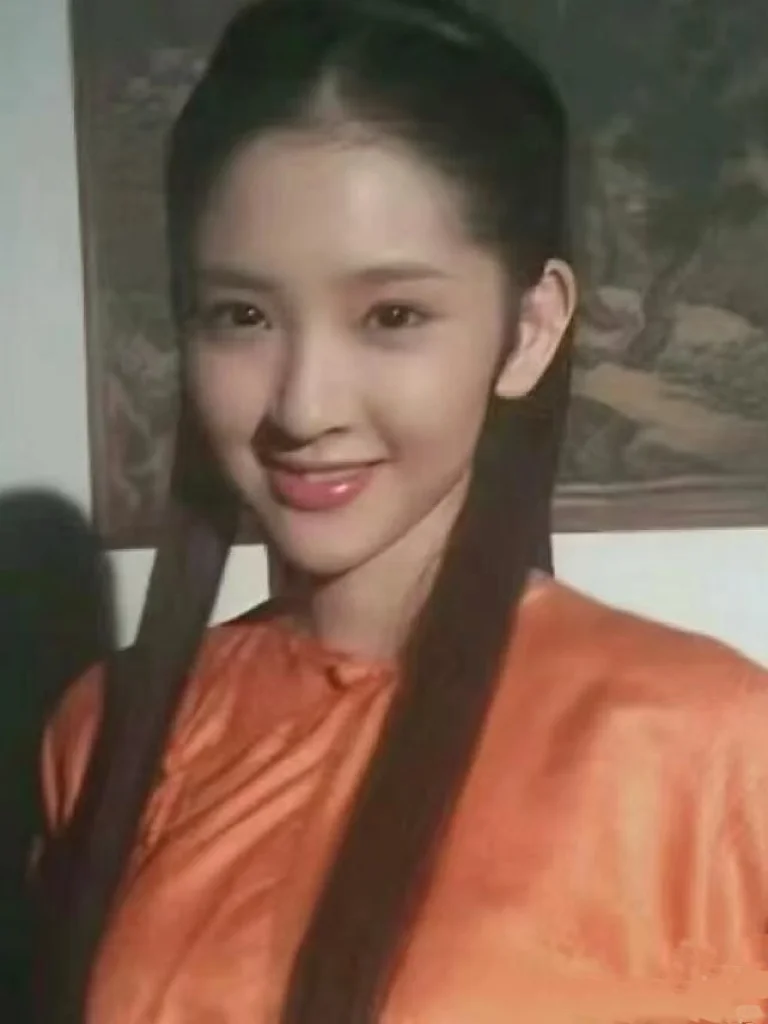 长的水灵灵的💕