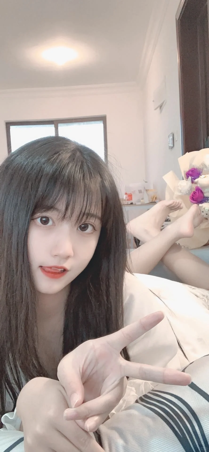 路灯很多 希望你找到自己的月亮