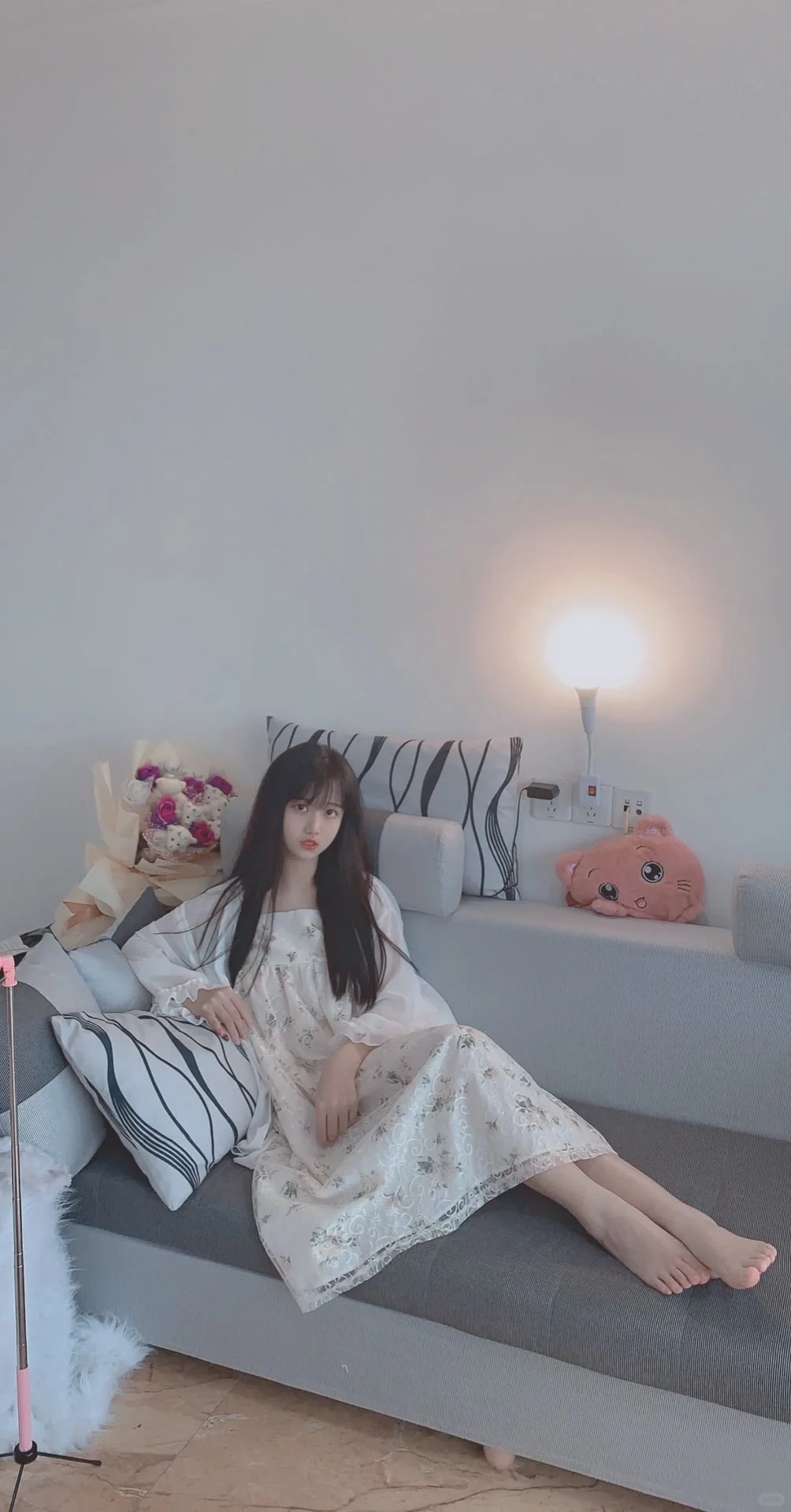 路灯很多 希望你找到自己的月亮