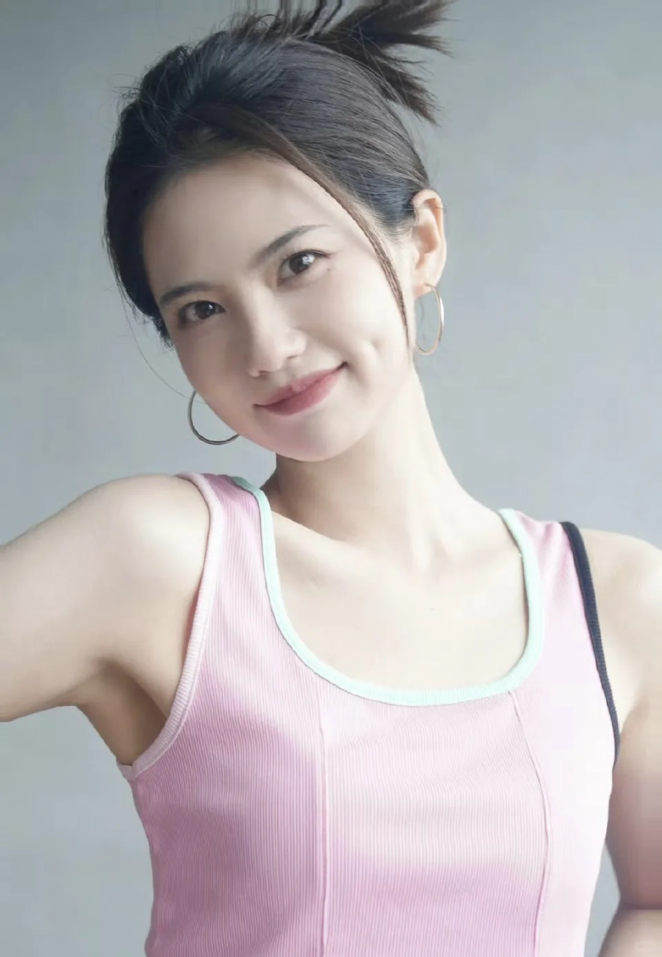 姜珮瑶好温柔好有力量，明媚又热烈的美