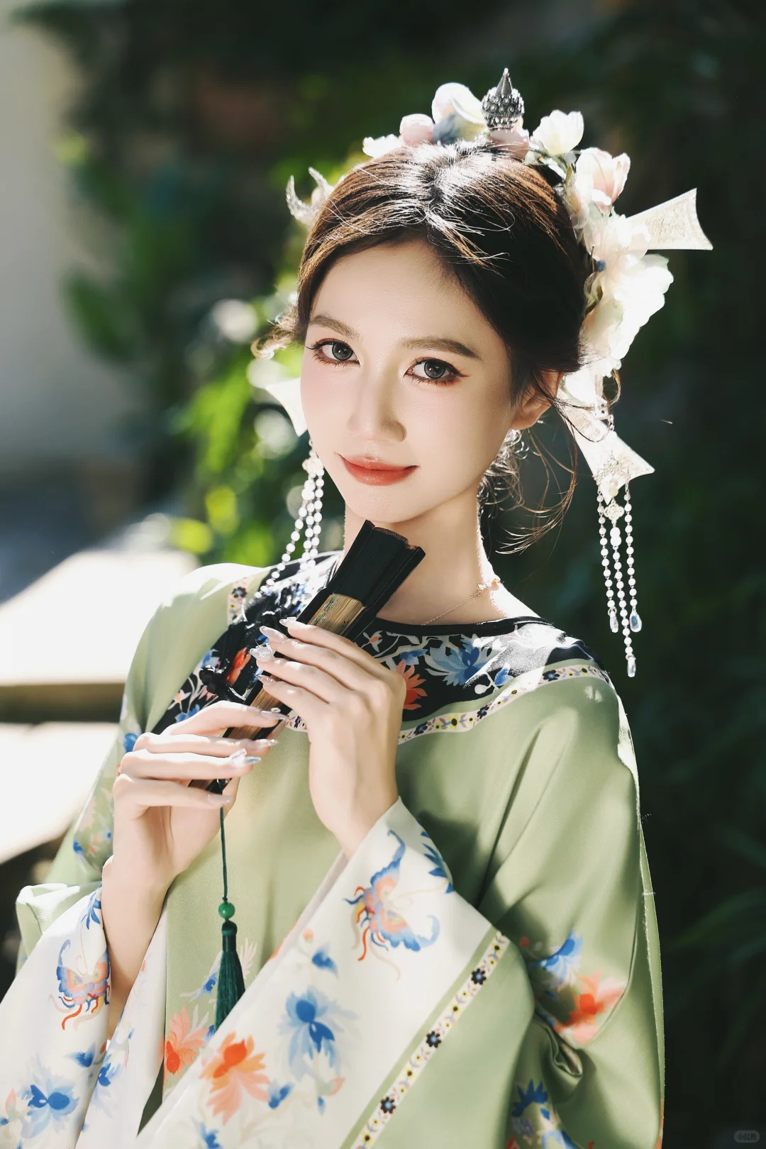 可以是娇艳的花 也可以是锋利的武器