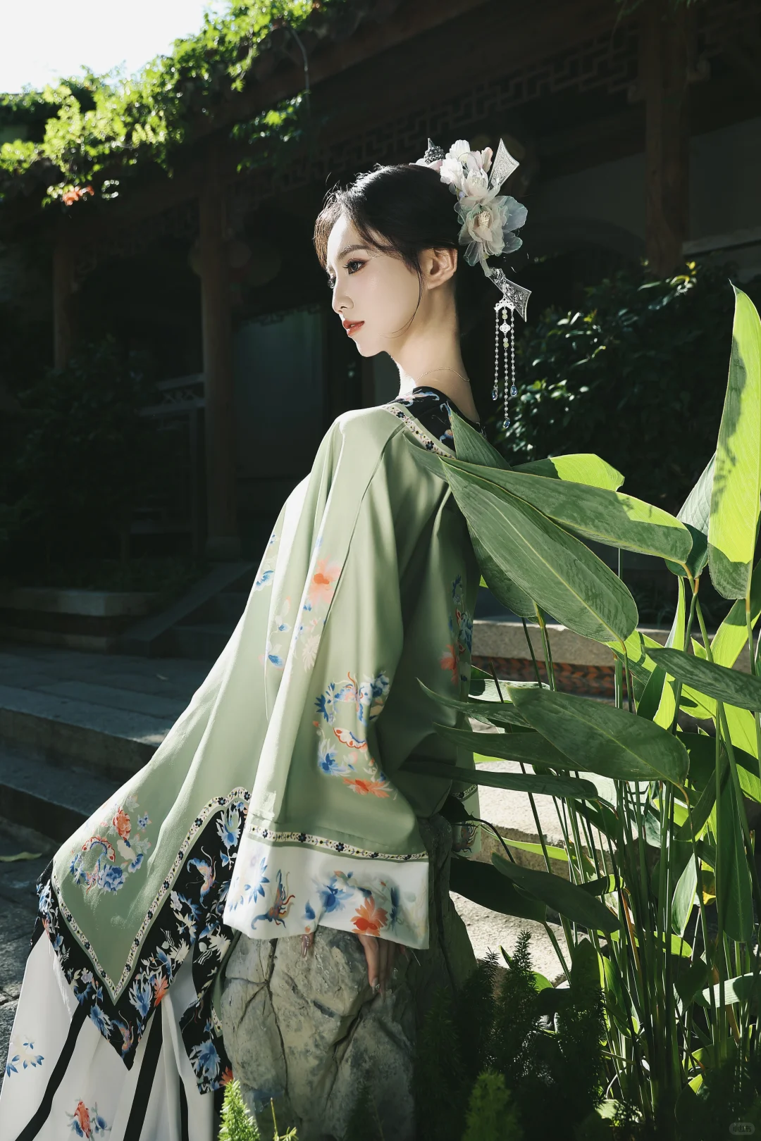 可以是娇艳的花 也可以是锋利的武器
