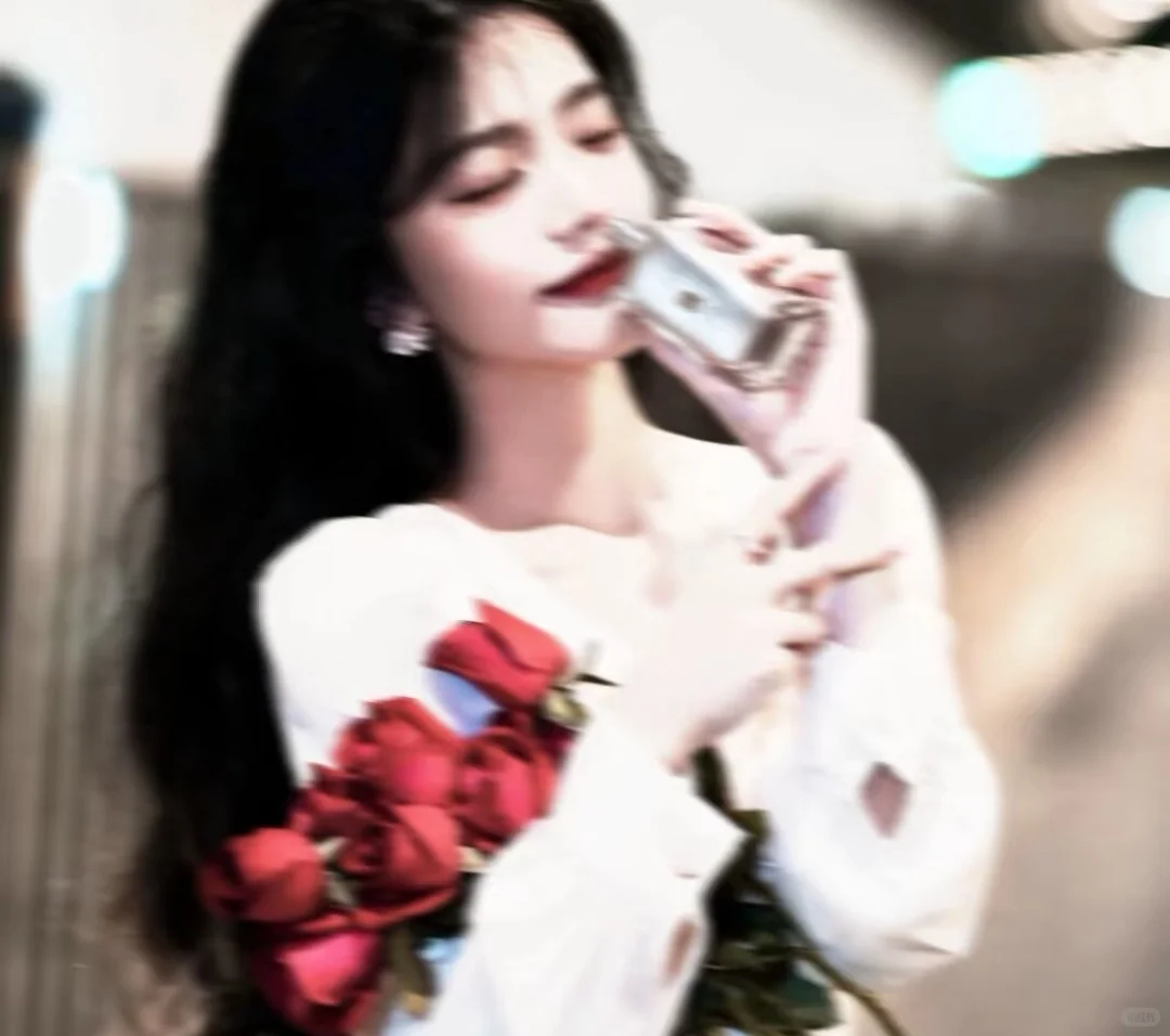 一秒万年的玫瑰女头像