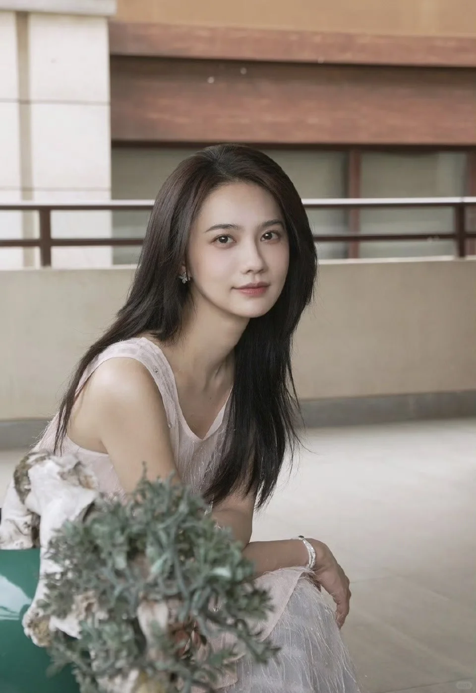 姜珮瑶好温柔好有力量，明媚又热烈的美