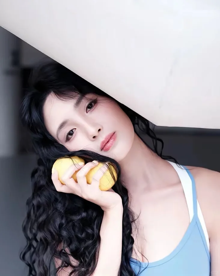 有认识这个小姐姐的吗？好漂亮❤