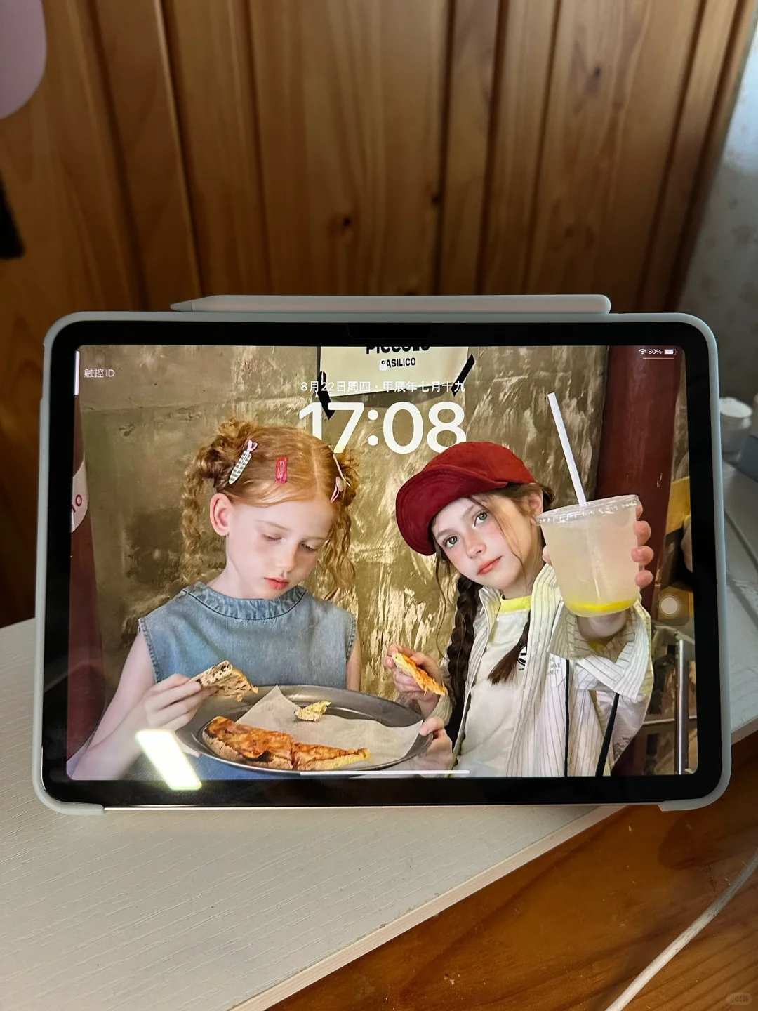 看看你的iPad壁纸