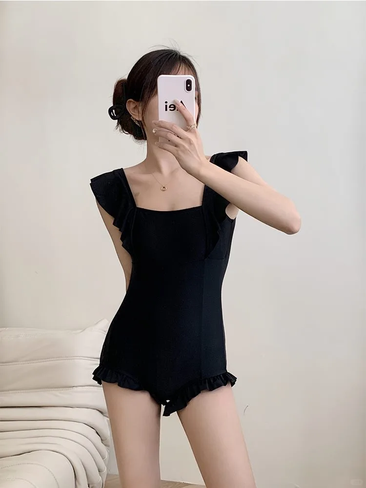 新款新款高级感黑色女款遮肚显瘦保守小胸修
