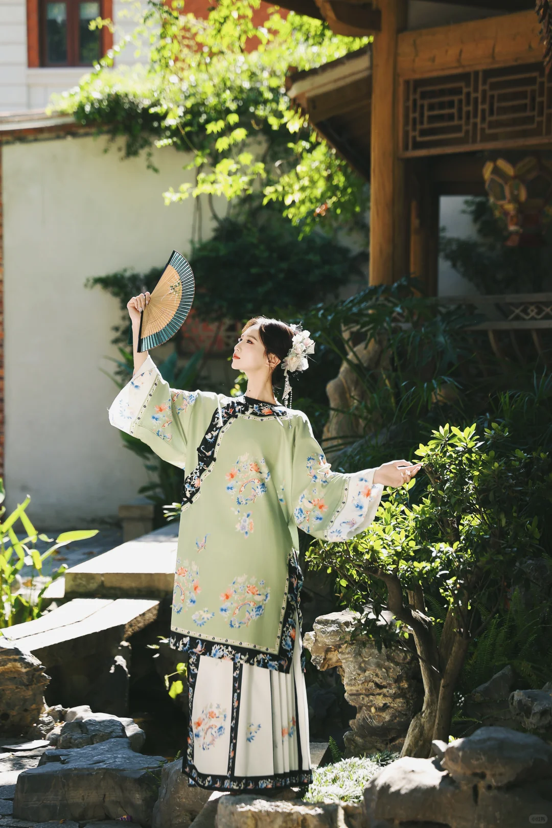 可以是娇艳的花 也可以是锋利的武器