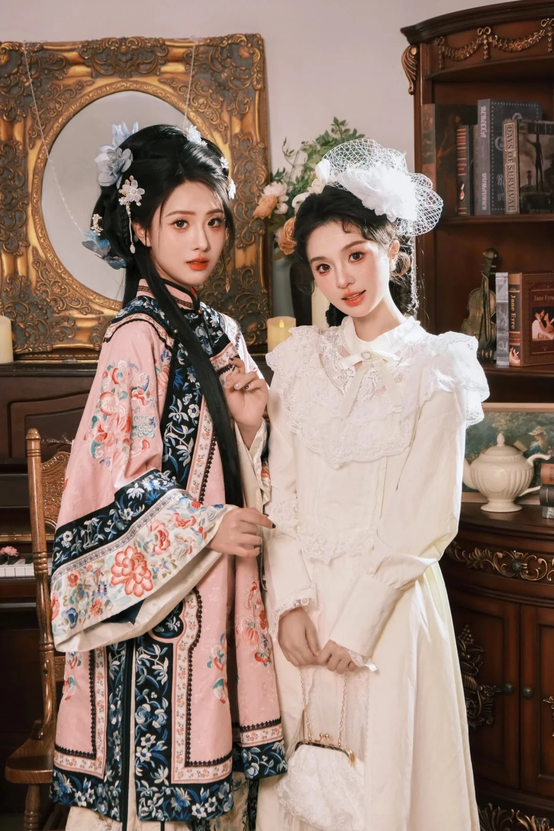 超绝宿命感闺蜜写真📷清汉女和留洋大小姐