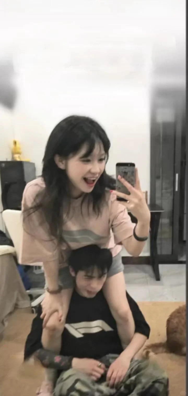 小众的壁纸来咯~