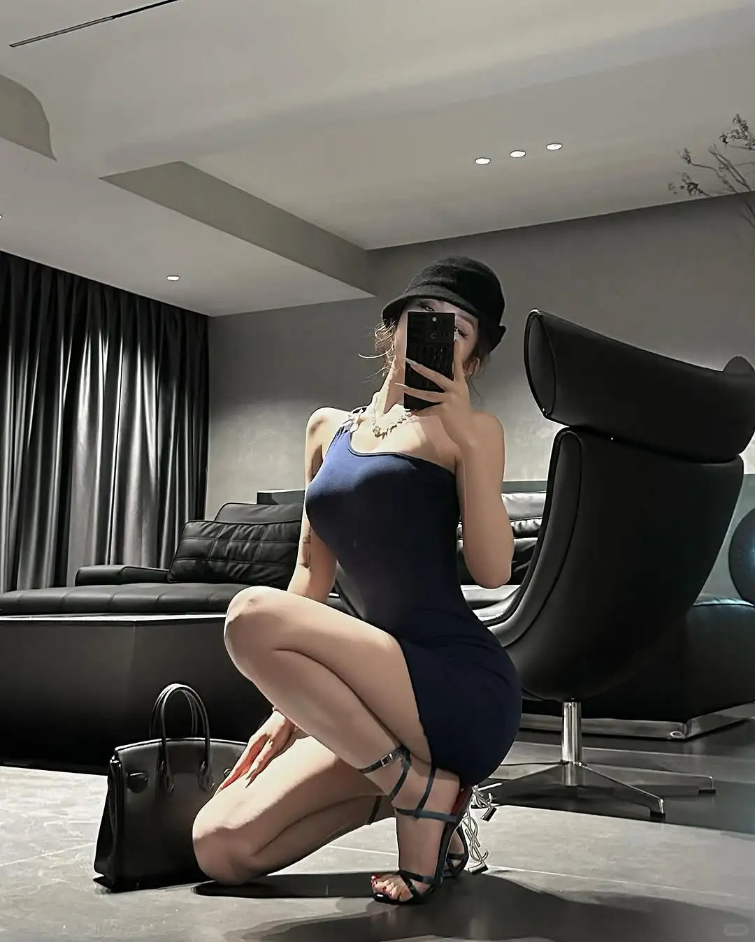 Ins 辣妹 博主：fornisyue_