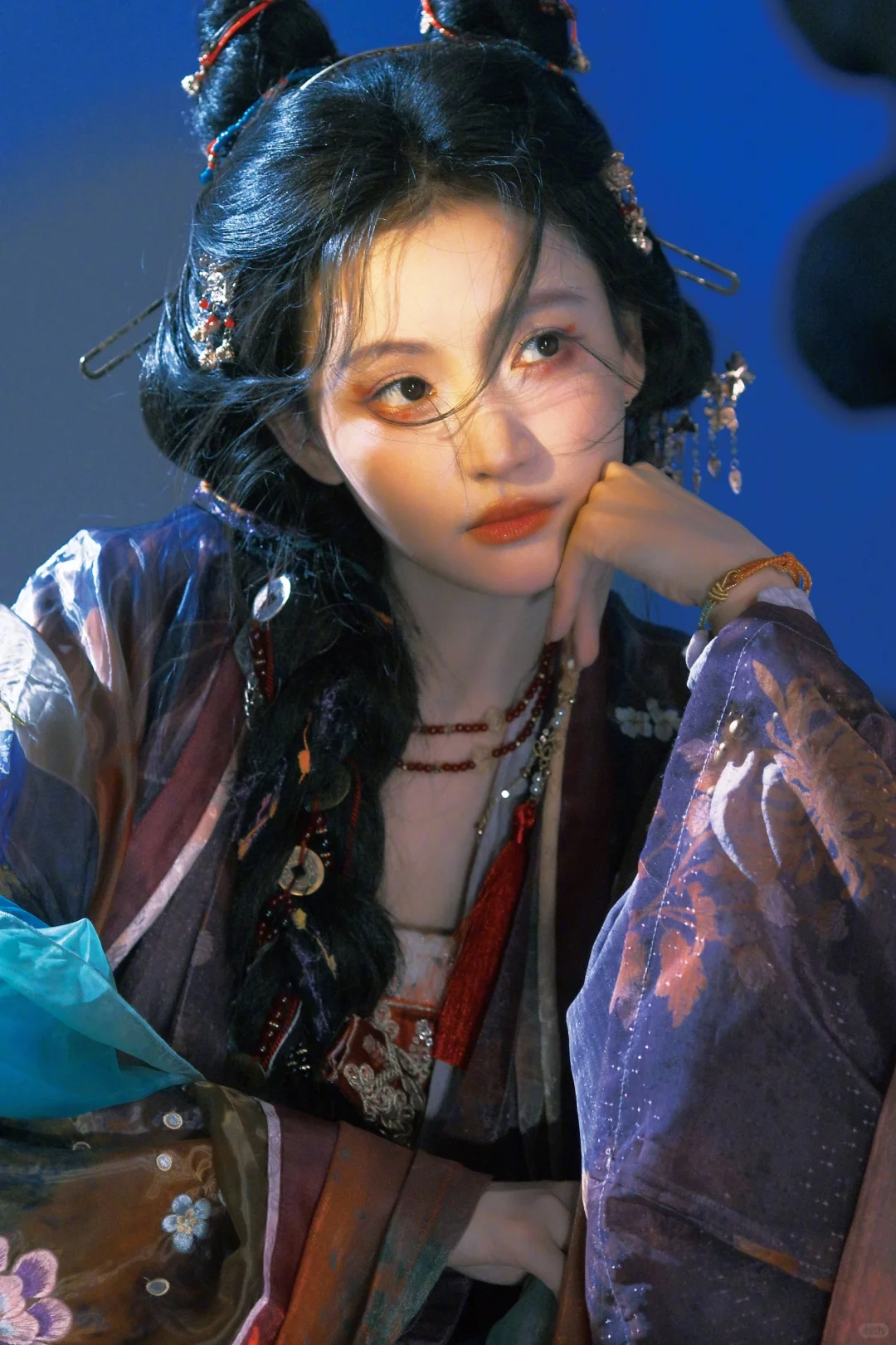“听说了吗，上京来了个捉妖师…”