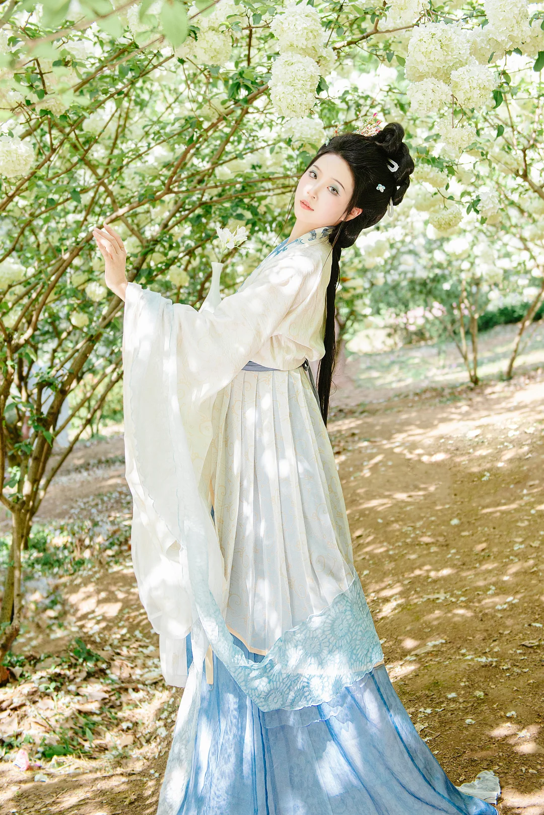 听说木绣球配汉服很仙啊～