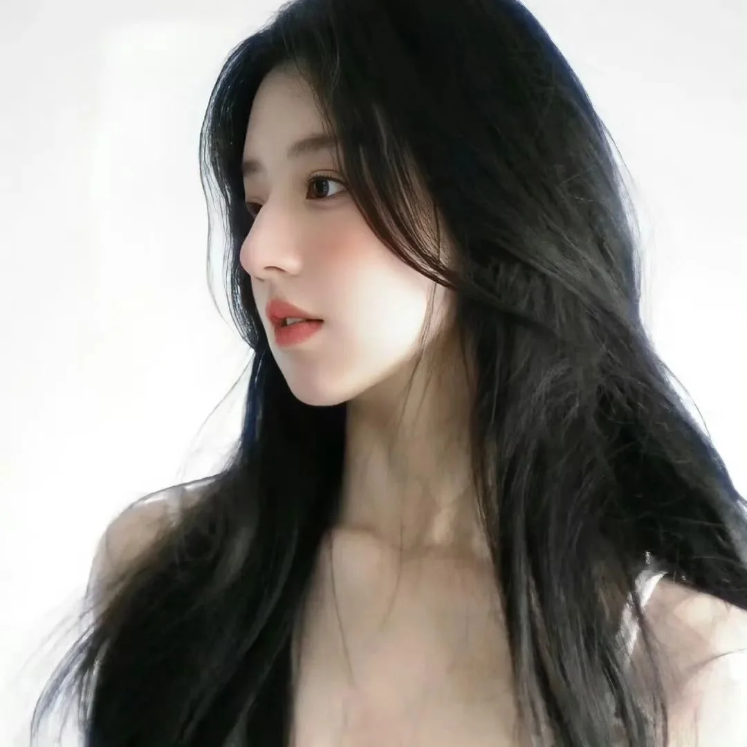 𝙒𝙚𝘾𝙝𝙖𝙩｜高级感侧脸神颜女生头像