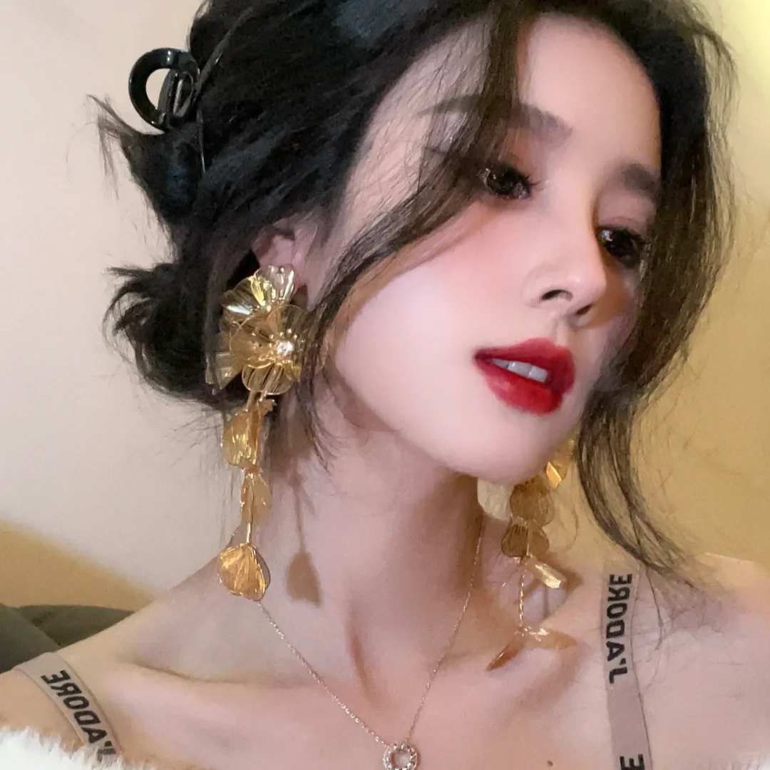 𝙒𝙚𝘾𝙝𝙖𝙩｜高级感侧脸神颜女生头像