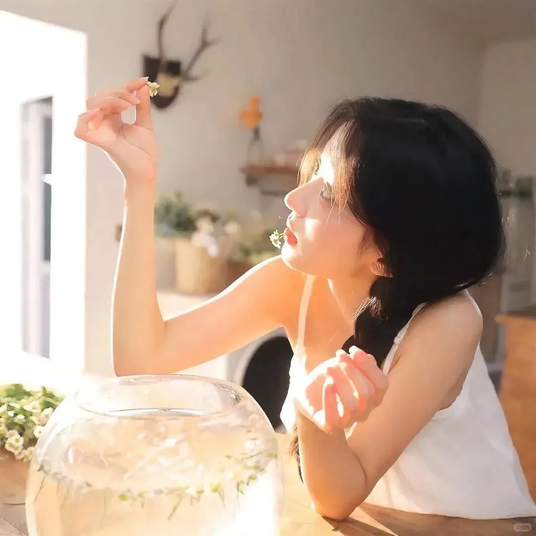 女生头像| 和煦的风吹过你的发梢