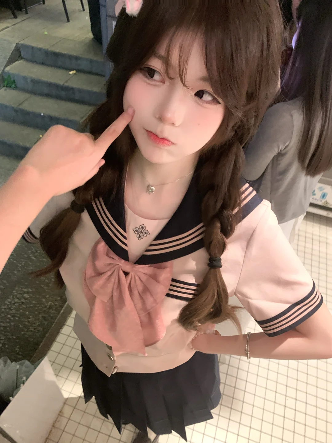 存一些甜妹拍照姿势