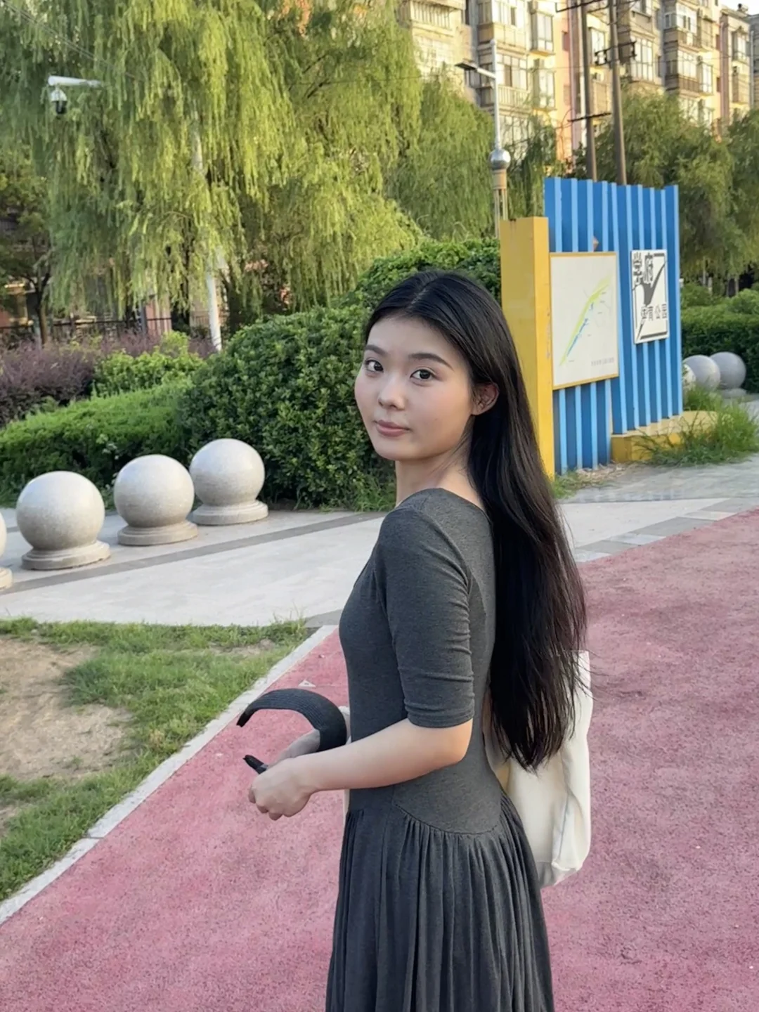 方圆脸有一种很大气温婉的美