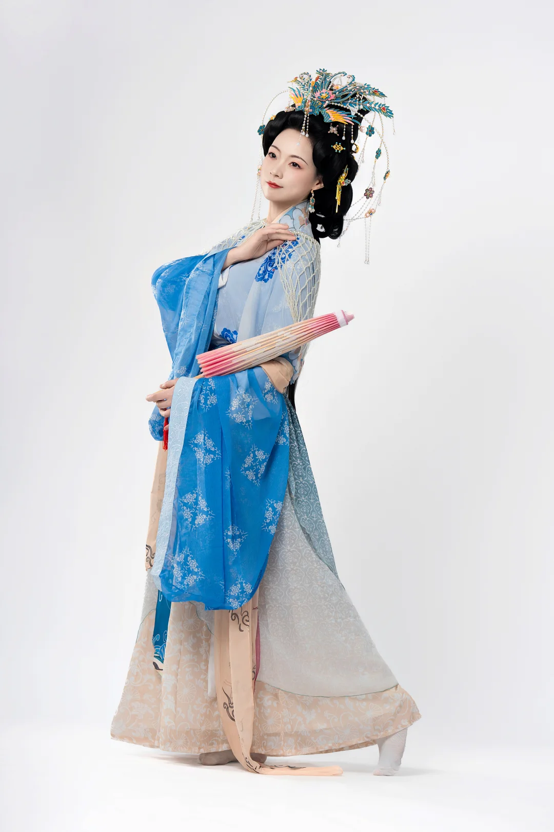 简单好用的汉服拍照姿势（白底摄影版）