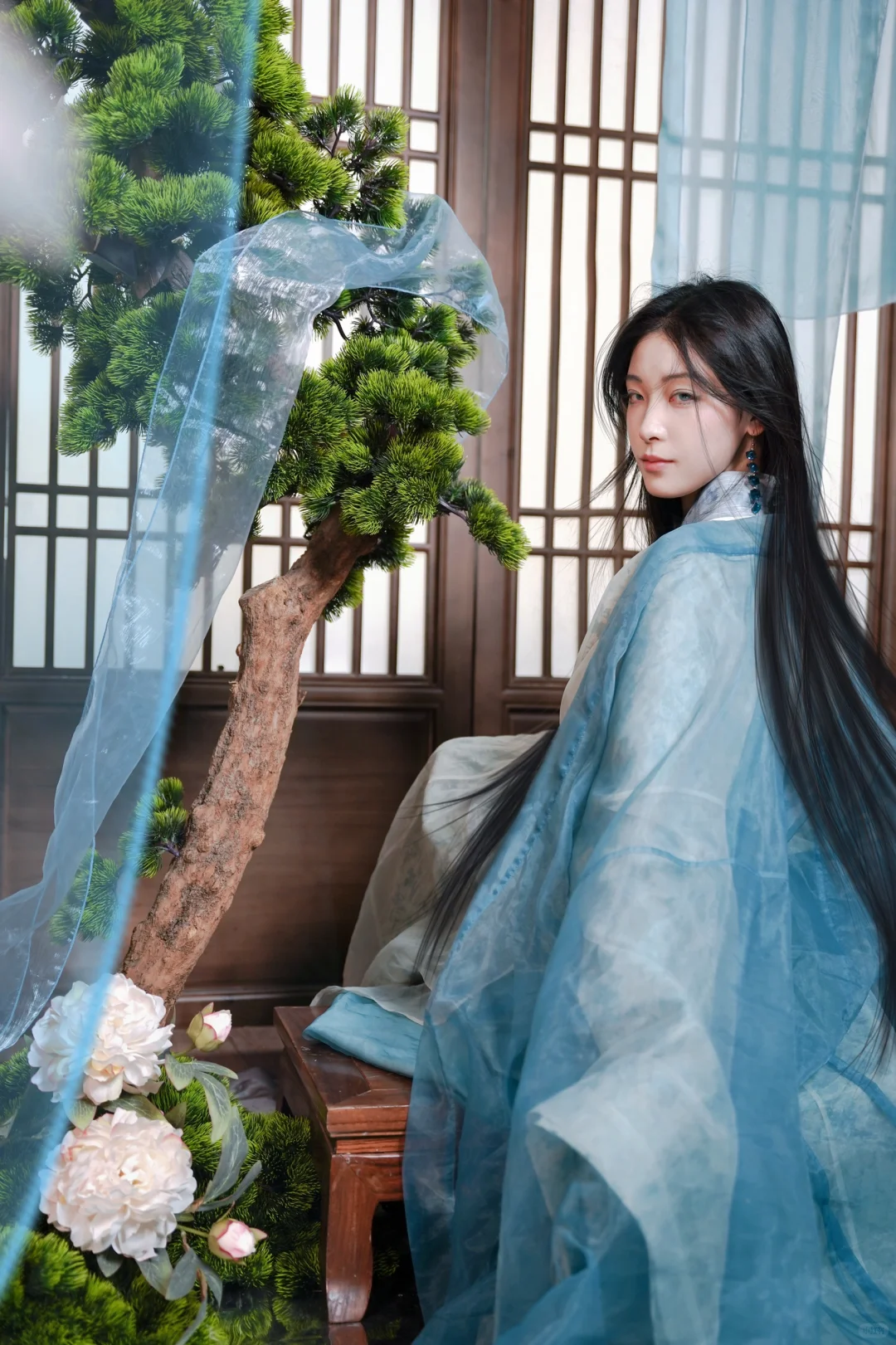 水神之女 佑天地 却被世人视为妖物…