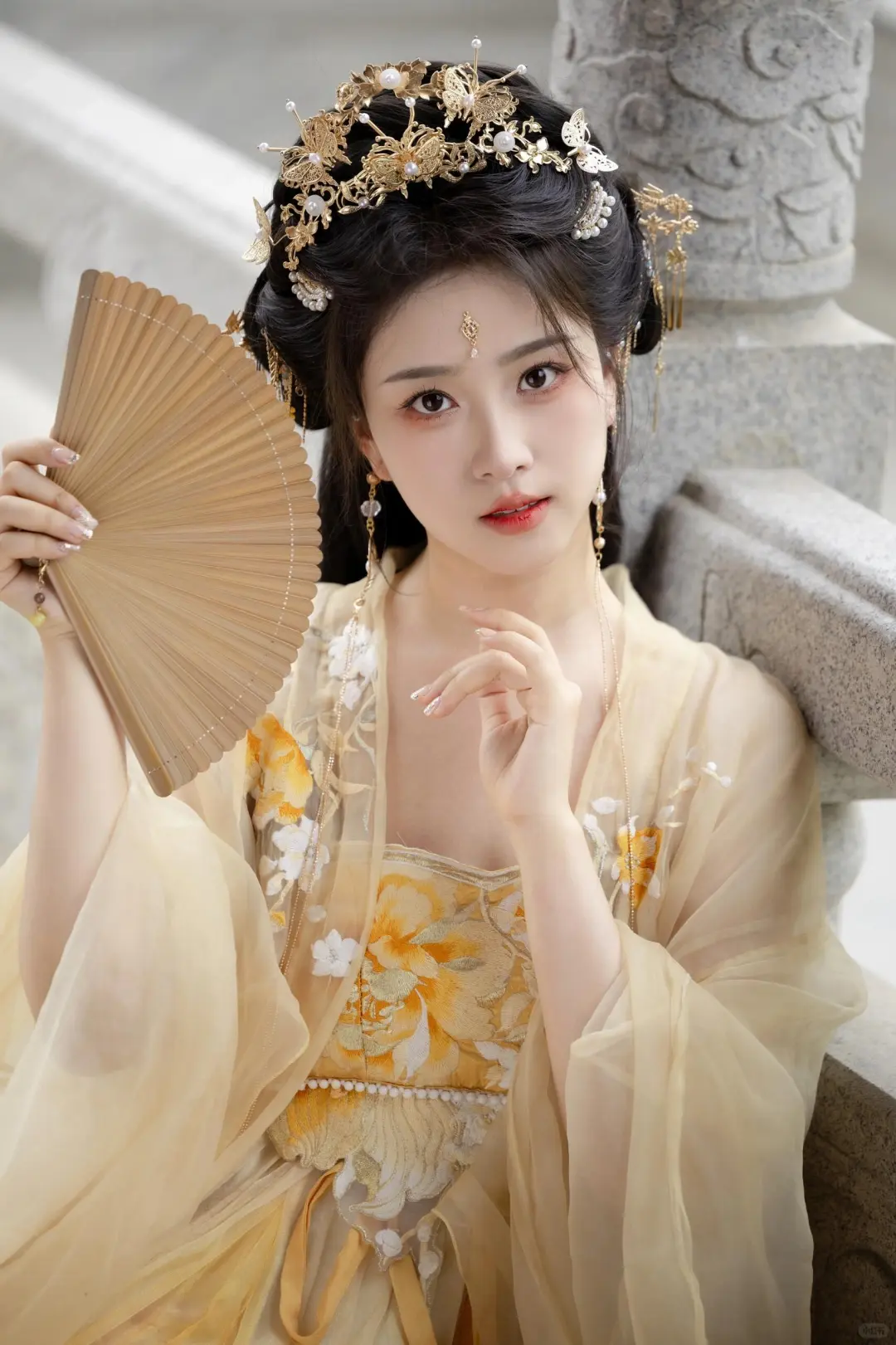 “她可是皇城里最受宠爱的小公主”
