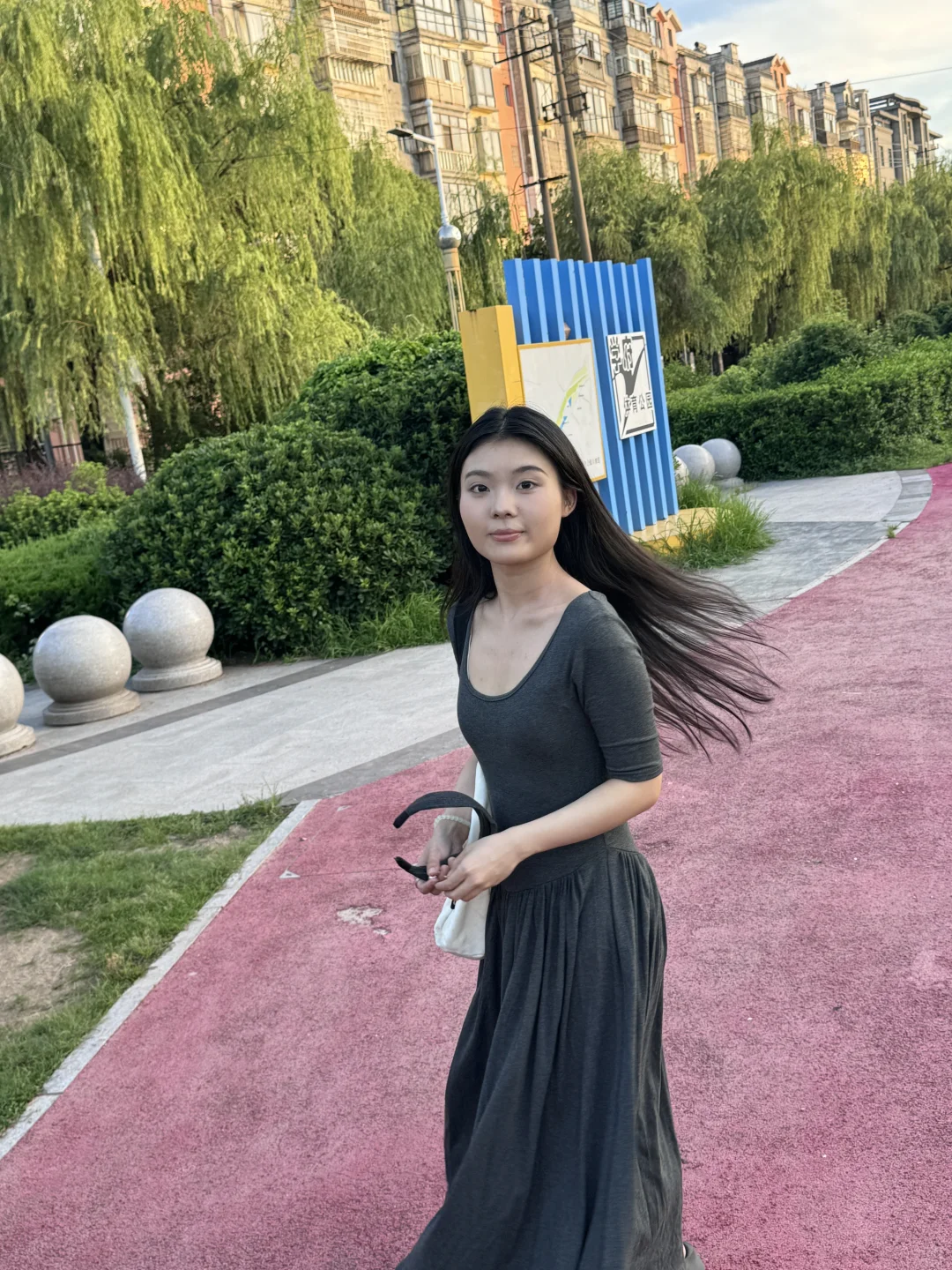 方圆脸有一种很大气温婉的美