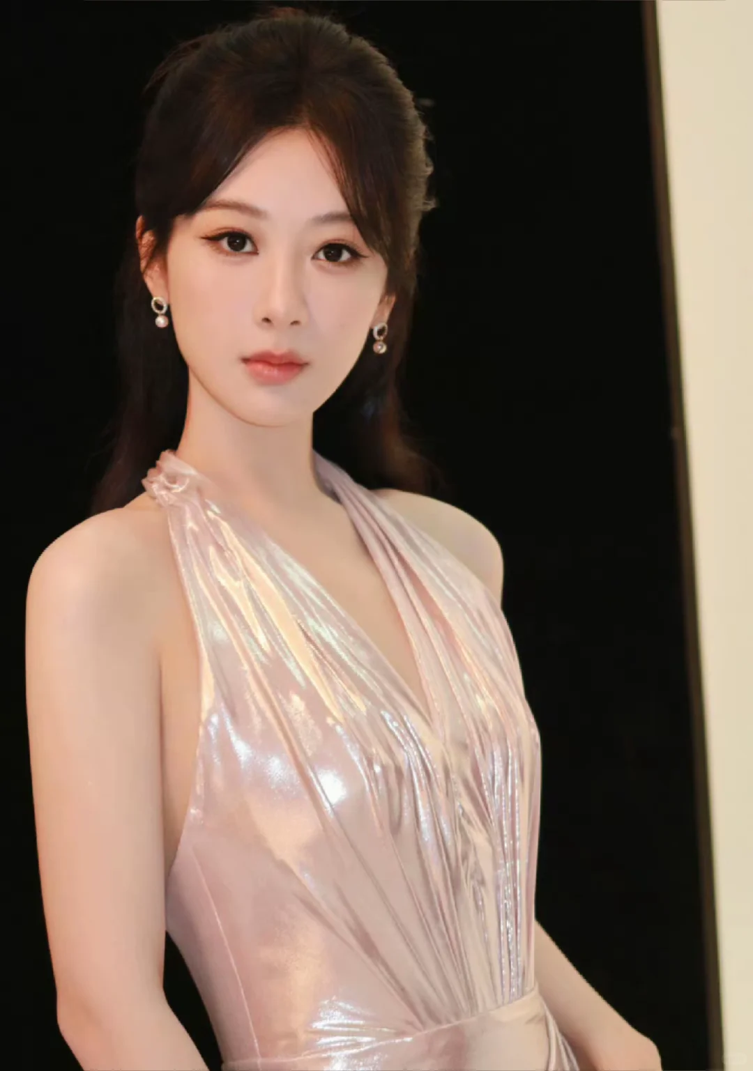 好美的脸啊 来部战国袍吧