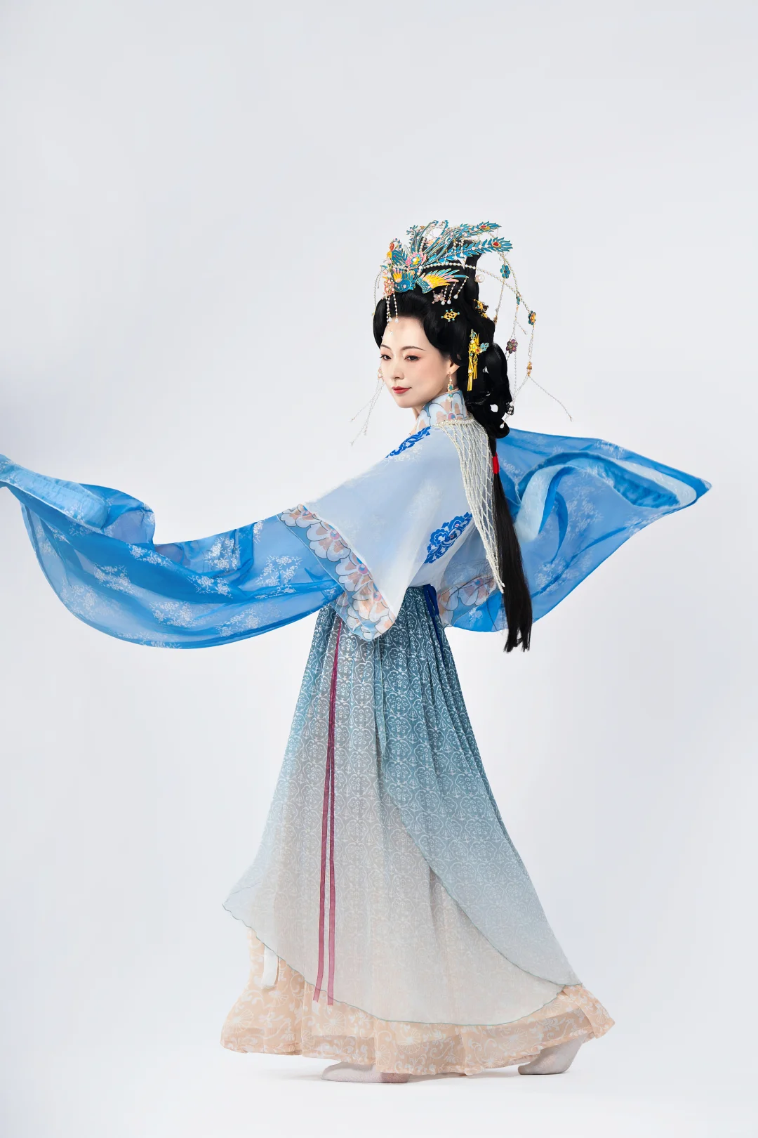 简单好用的汉服拍照姿势（白底摄影版）