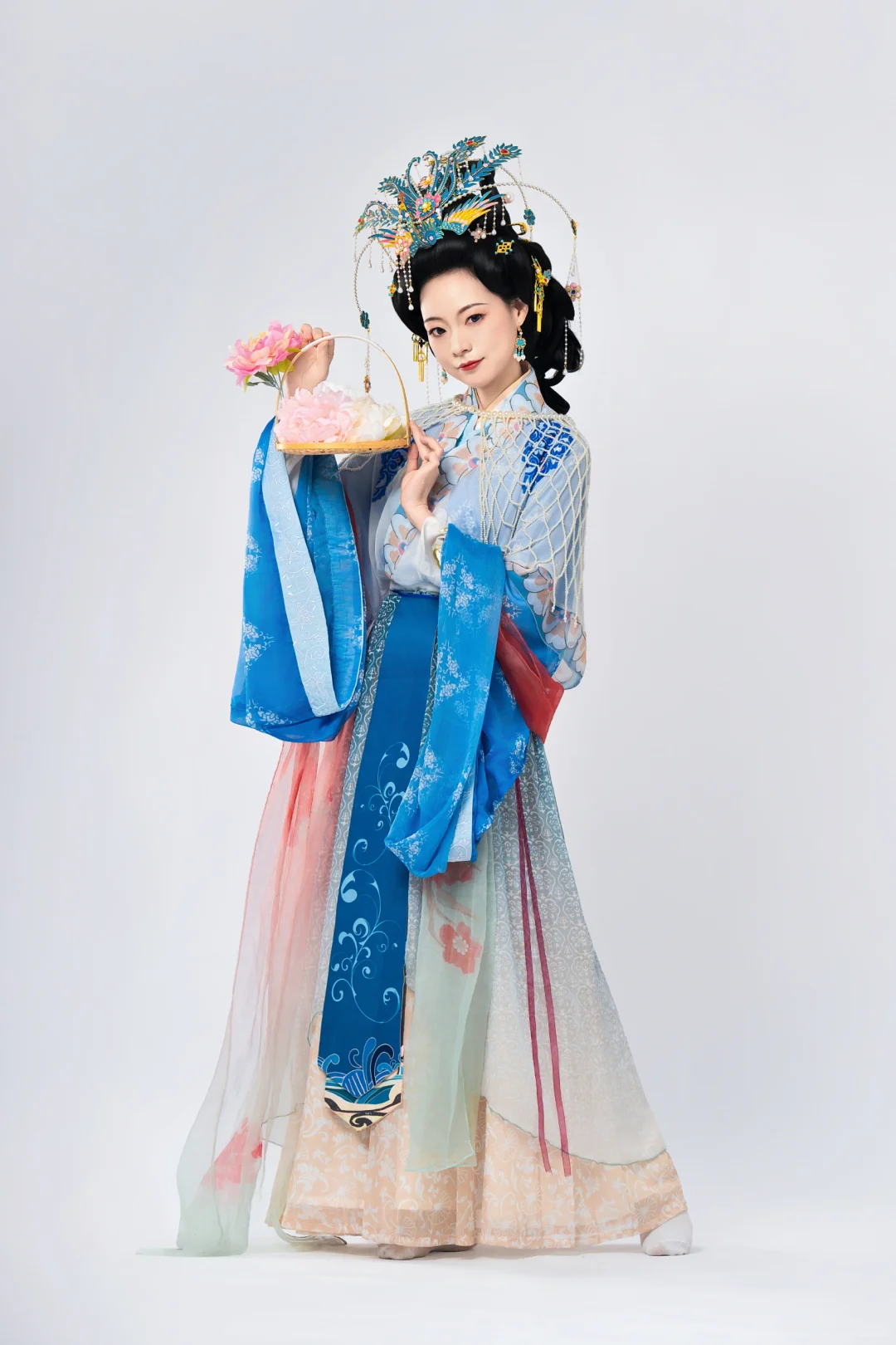 简单好用的汉服拍照姿势（白底摄影版）