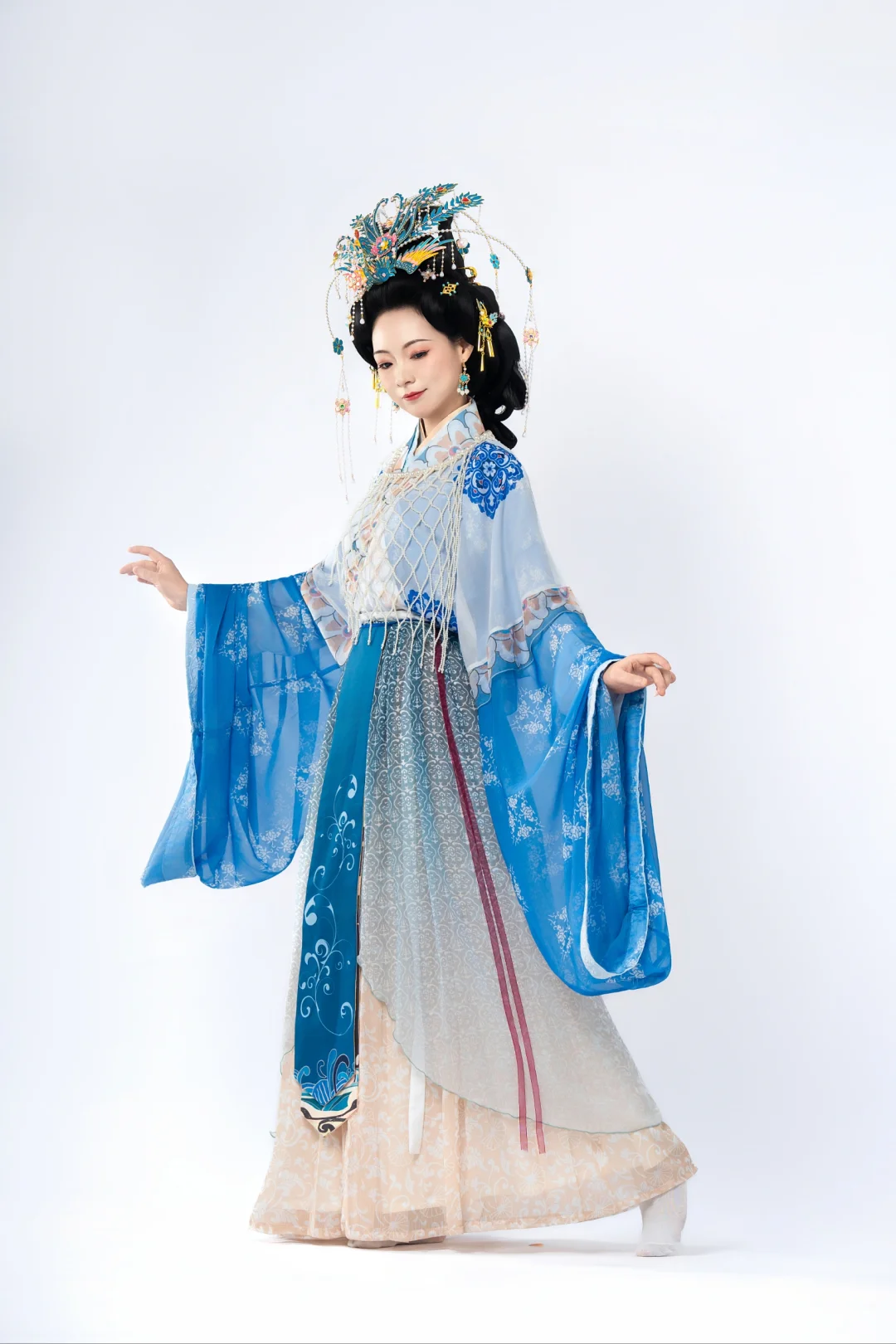 简单好用的汉服拍照姿势（白底摄影版）