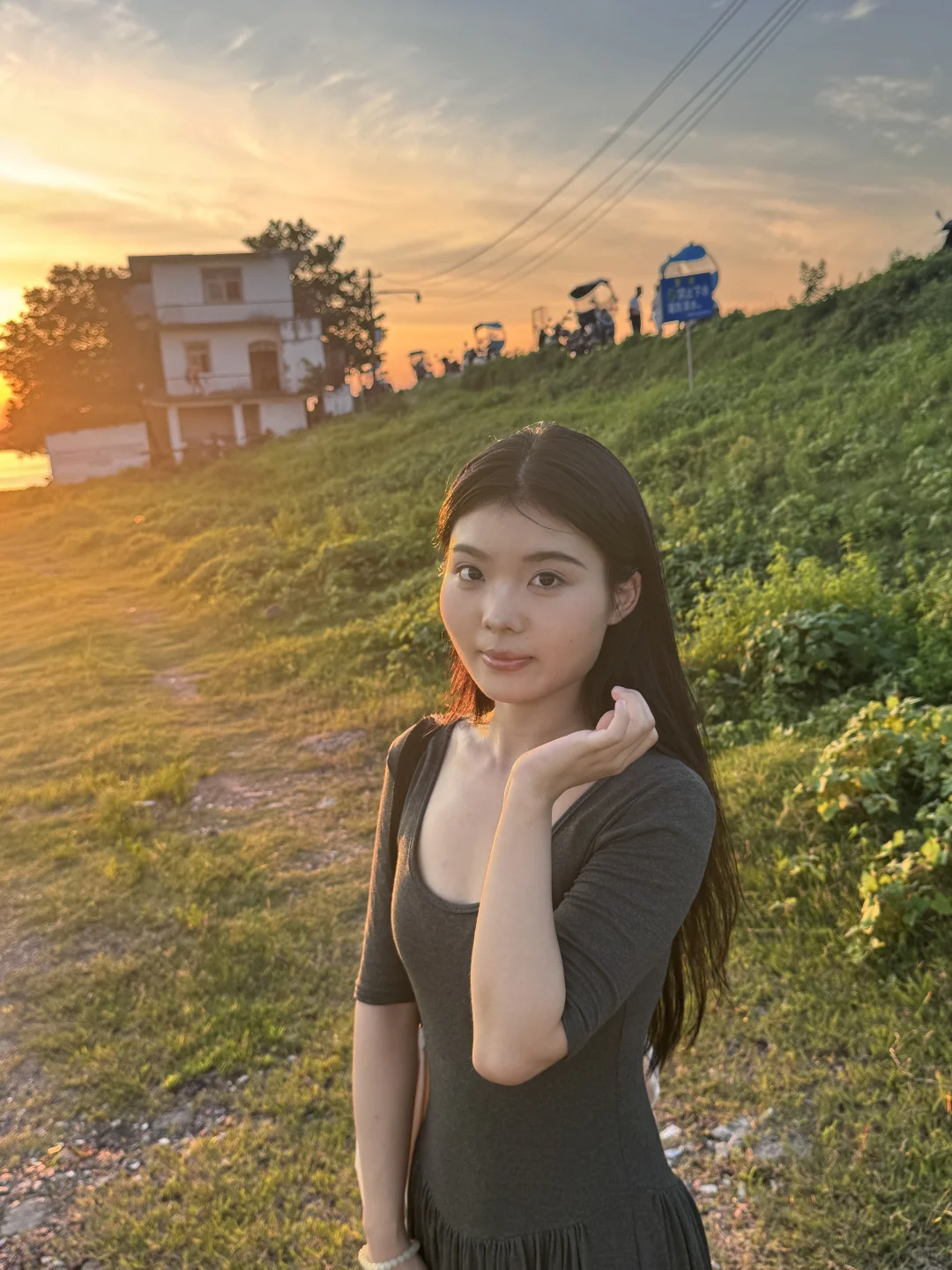 方圆脸有一种很大气温婉的美