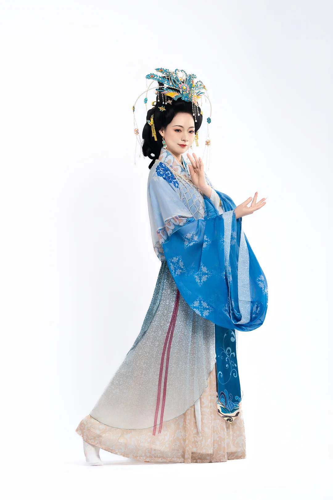 简单好用的汉服拍照姿势（白底摄影版）