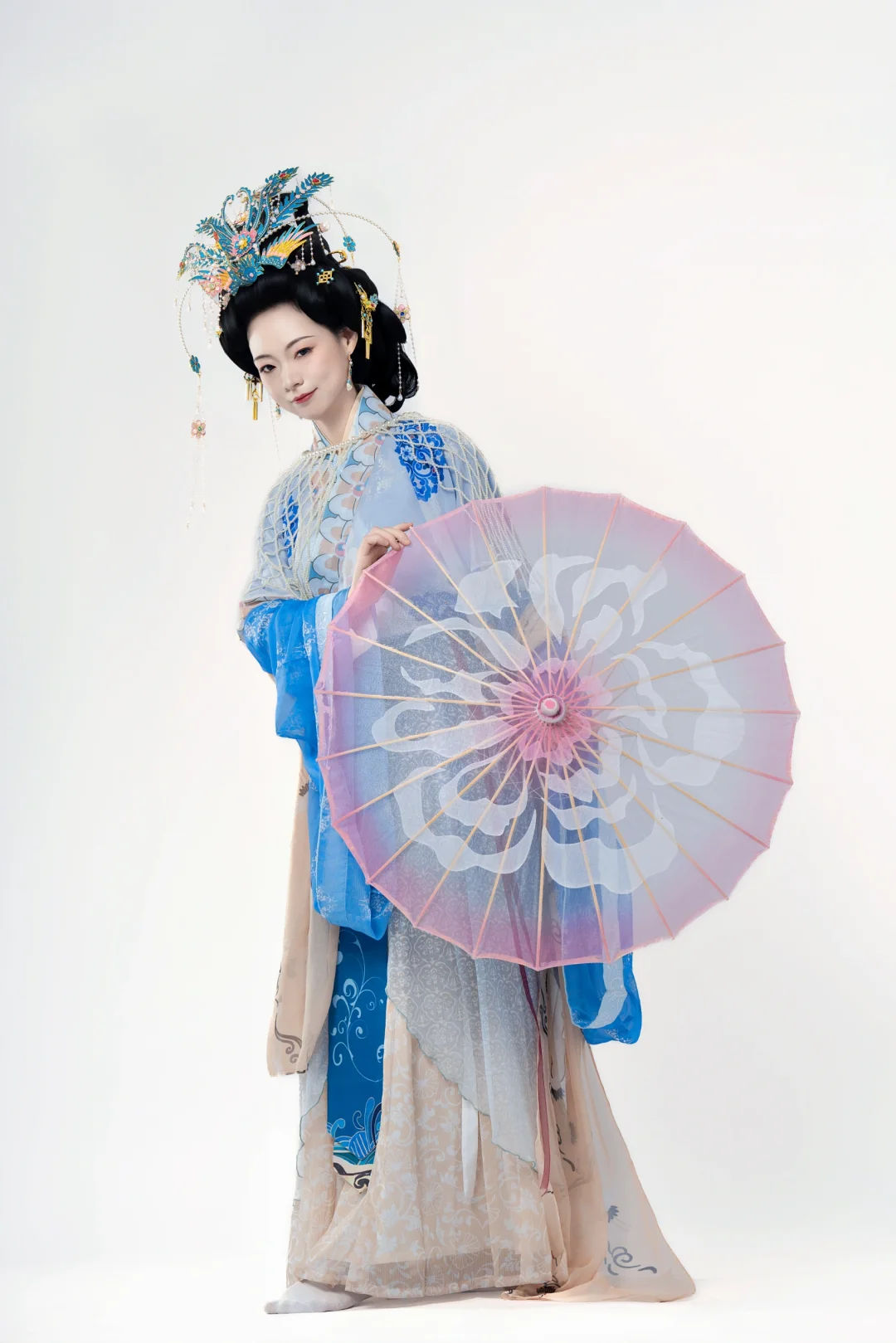 简单好用的汉服拍照姿势（白底摄影版）