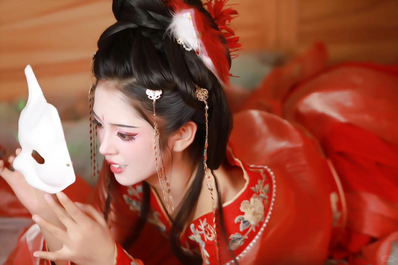 美而不妖，媚而不俗