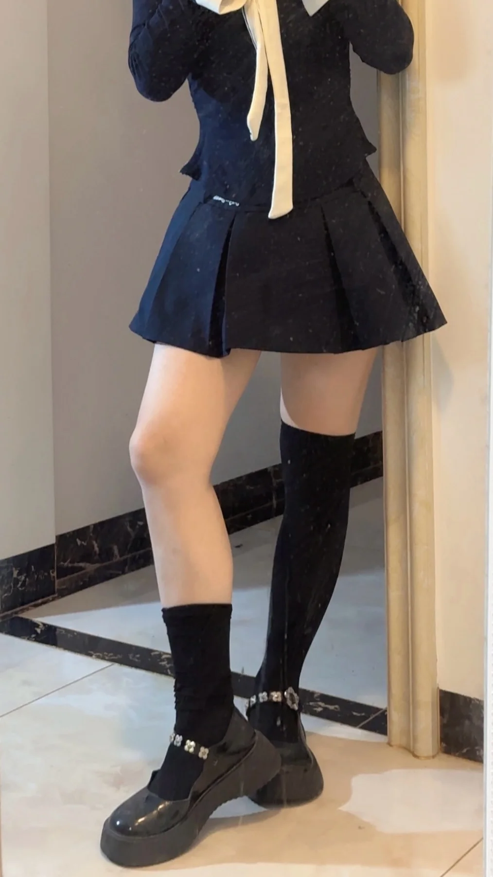 谁懂一下黑色过膝袜