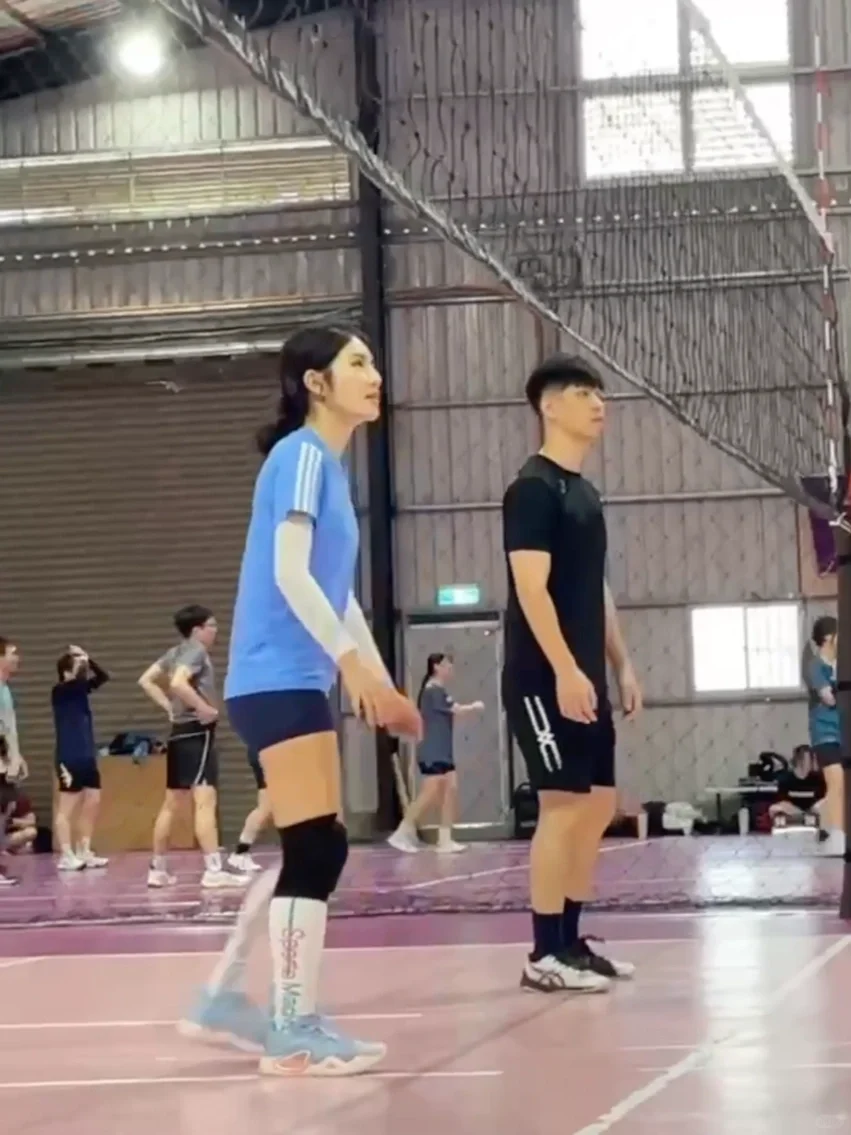爱漂亮的排球女-设计🧦排球袜的碎碎念