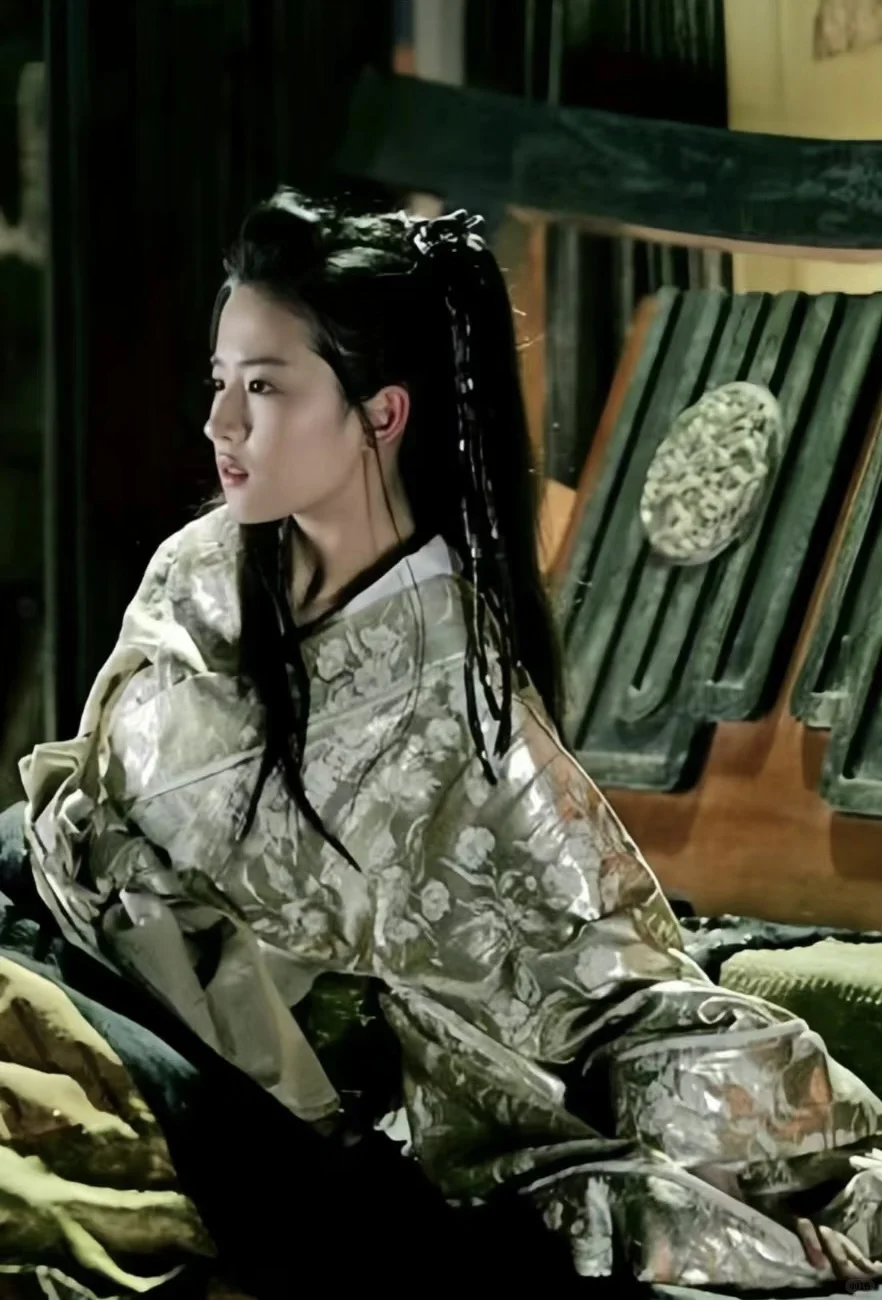 她长得就很权谋女帝