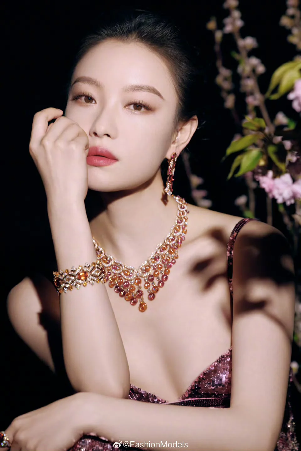 性感妩媚兼具东西合璧的美女：倪妮