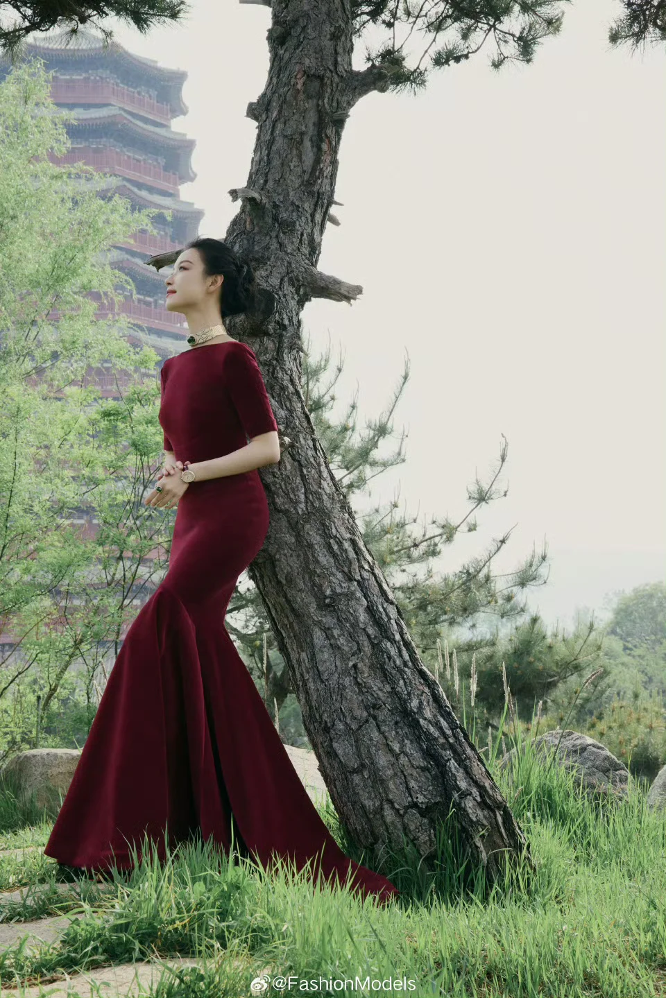 性感妩媚兼具东西合璧的美女：倪妮