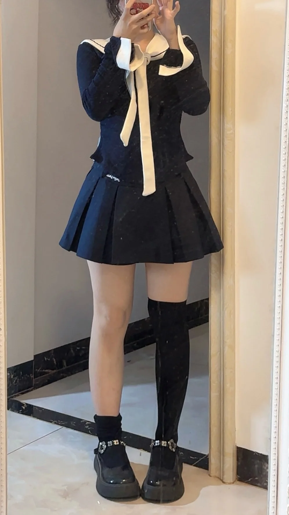 谁懂一下黑色过膝袜