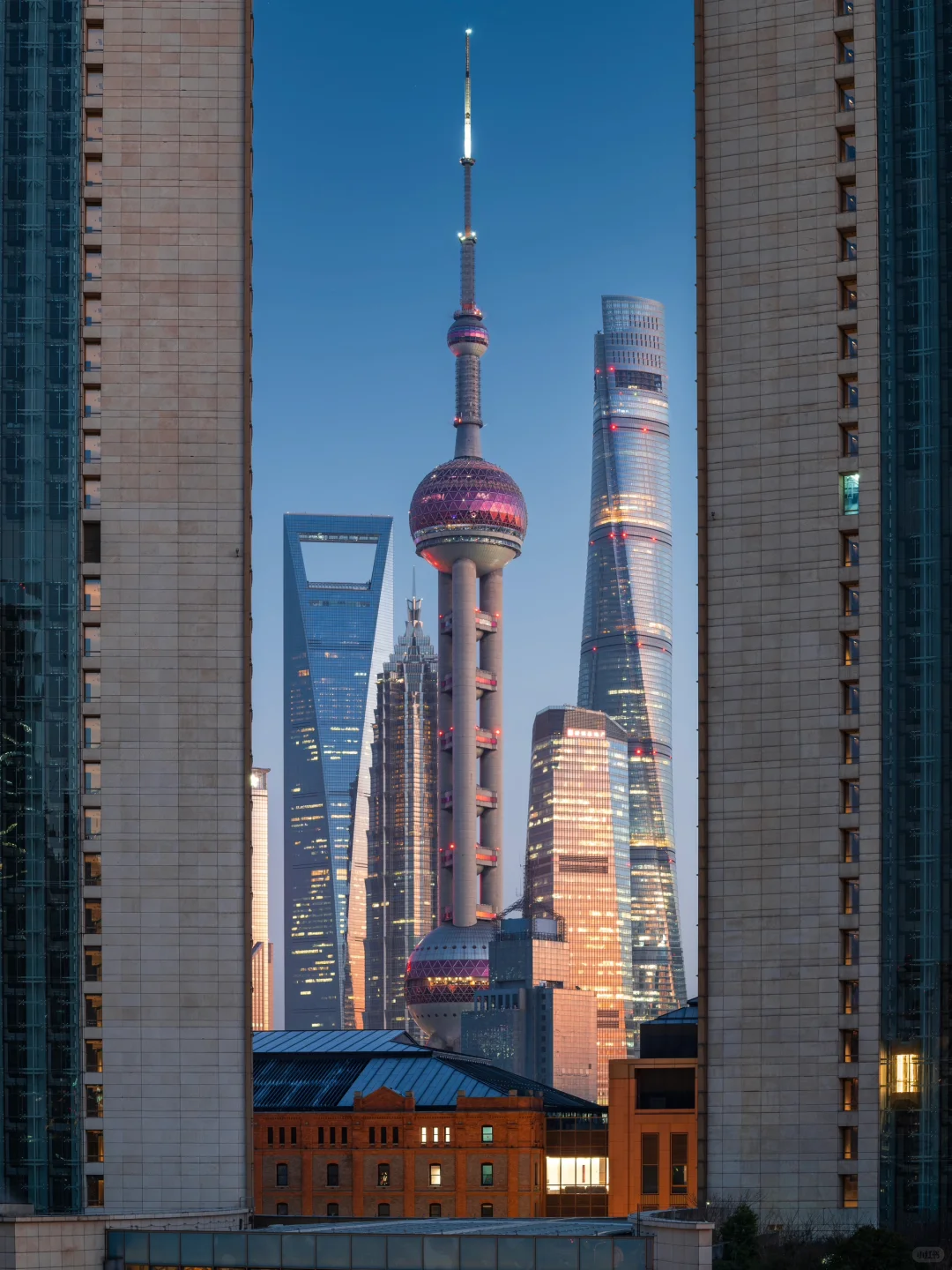 🏙️Blue Glare Hour🌆
