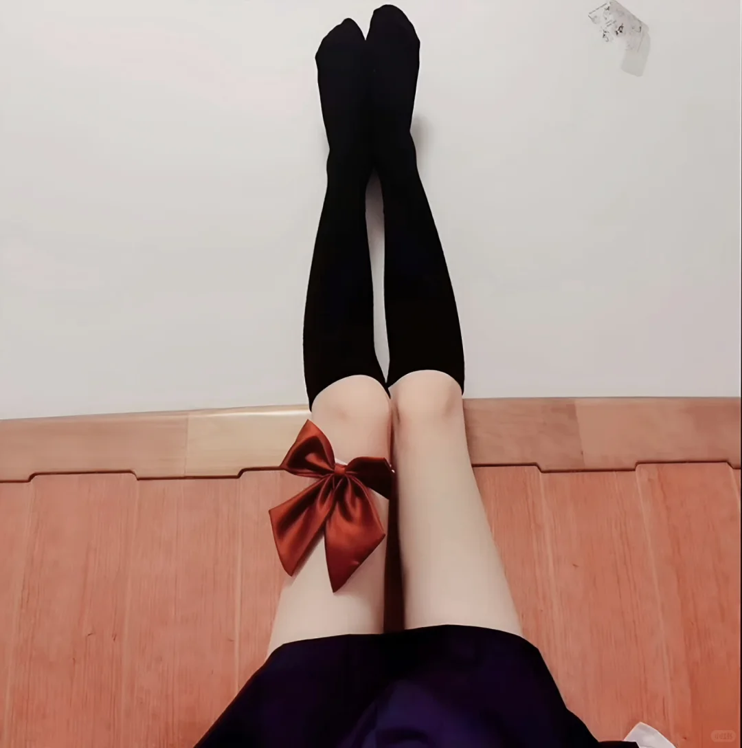 哇！这条过膝袜也太好看了吧！