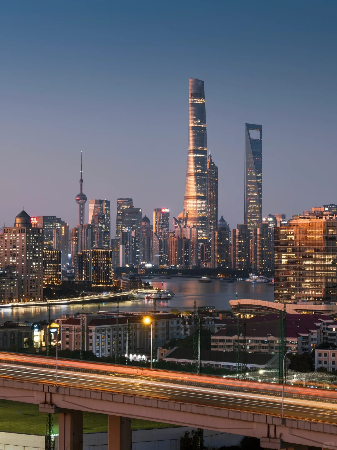 🏙️Blue Glare Hour🌆