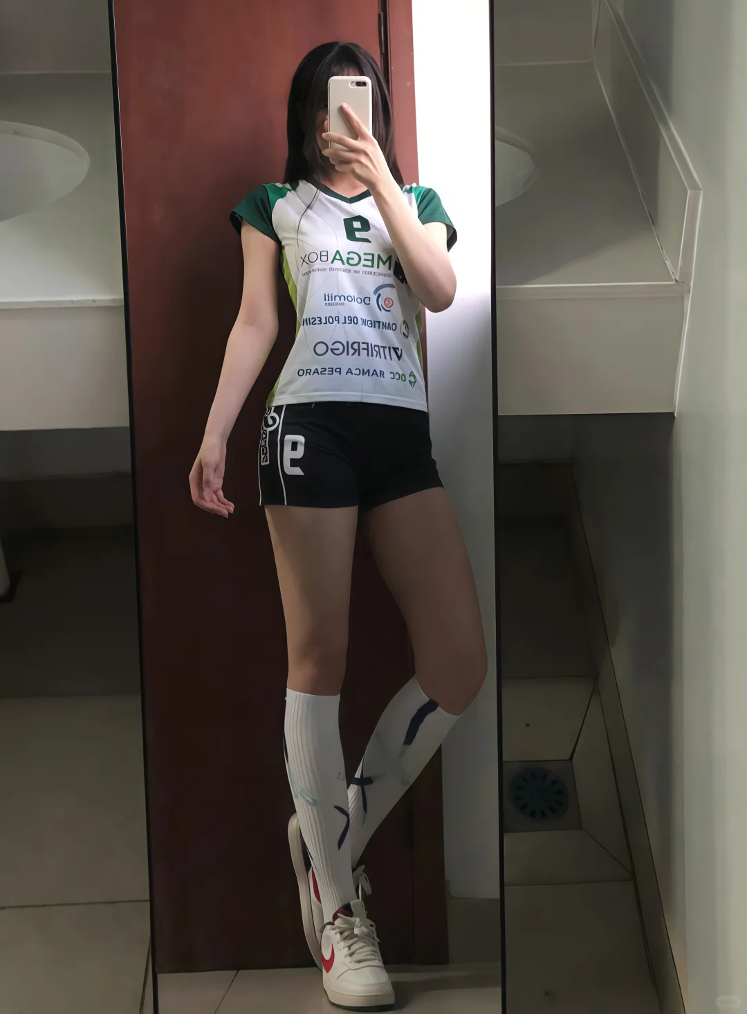 打排球的女孩子腿有多长？