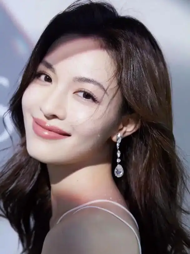 明艳大气长相气质的女明星，那个让你心动？